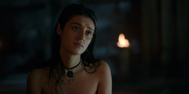 Freya Allan sexy, Agnes Born nude, Anya Chalotra sexy – The Witcher s02e01e03 (2021)