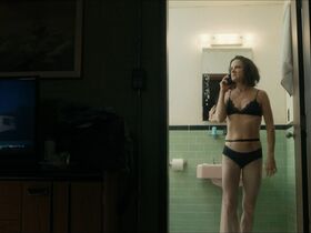 Juliette Lewis sexy – Yellowjackets s01e05 (2021)