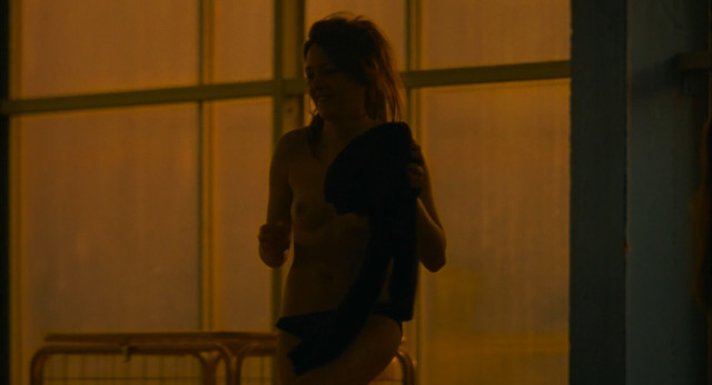 Emmanuelle Beart nude, Alix Coudray nude, Cassandre Chambraux nude, Marie Zabukovec nude – L'etreinte (2021)