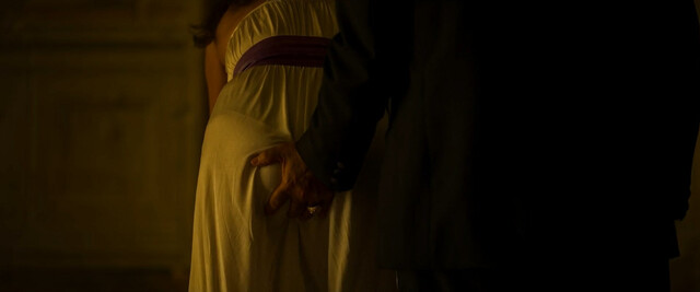 Luisa Ranieri nude, Cristiana Dell'Anna sexy, Sofya Gershevich sexy – The Hand of God (E stata la mano di Dio) (2021)