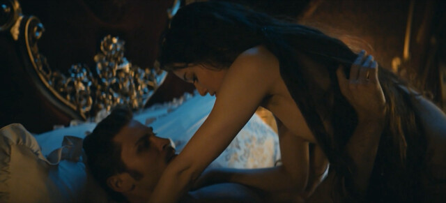 Dominique Devenport nude, Paula Kober sexy – Sisi s01e01-05 (2021)