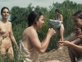 Agata Turko nude, Anna Szymanczyk nude, Maria Sobocinska nude– Wesele (2021)