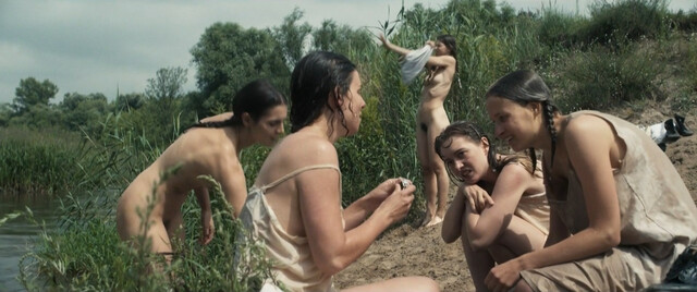 Agata Turko nude, Anna Szymanczyk nude, Maria Sobocinska nude– Wesele (2021)