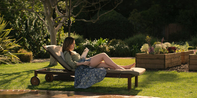 Victoria Pedretti sexy, Tati Gabrielle sexy, Shalita Grant sexy – YOU s03e01-08 (2021)