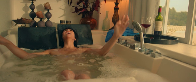 Cindy Miranda nude, Sunshine Guimary nude – House Tour (2021)