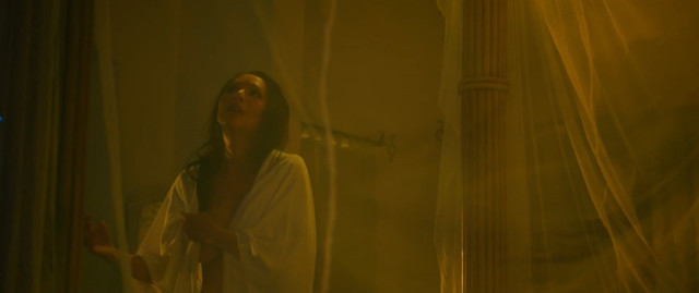 Cindy Miranda nude, Sunshine Guimary nude – House Tour (2021)