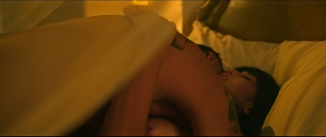 Cindy Miranda nude, Sunshine Guimary nude – House Tour (2021)