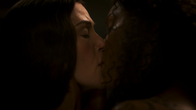 Rosamund Pike sexy, Sophie Okonedo sexy – The Wheel of Time s01e06 (2021)