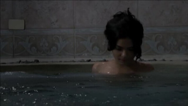 Lovi Poe sexy – The Bride and the Lover (2013)