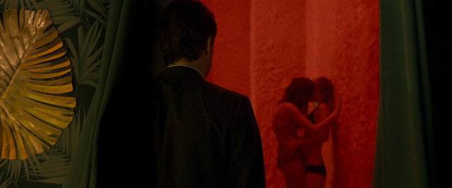 Melanie Olivares sexy, Maria Leon sexy, Aixa Villagran nude, Gisela Arnao nude, Pilar Castro sexy – More the Merrier (Donde caben dos) (2021)