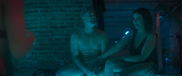 Melanie Olivares sexy, Maria Leon sexy, Aixa Villagran nude, Gisela Arnao nude, Pilar Castro sexy – More the Merrier (Donde caben dos) (2021)