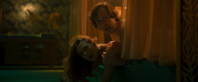 Melanie Olivares sexy, Maria Leon sexy, Aixa Villagran nude, Gisela Arnao nude, Pilar Castro sexy – More the Merrier (Donde caben dos) (2021)