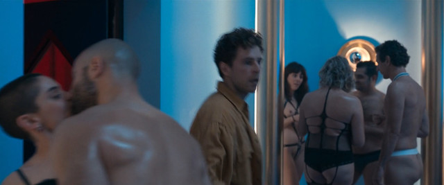 Melanie Olivares sexy, Maria Leon sexy, Aixa Villagran nude, Gisela Arnao nude, Pilar Castro sexy – More the Merrier (Donde caben dos) (2021)