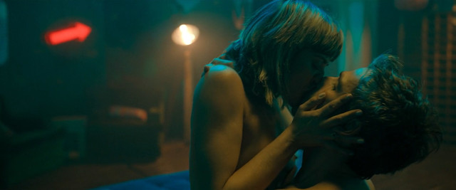 Melanie Olivares sexy, Maria Leon sexy, Aixa Villagran nude, Gisela Arnao nude, Pilar Castro sexy – More the Merrier (Donde caben dos) (2021)