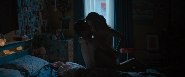 Melanie Olivares sexy, Maria Leon sexy, Aixa Villagran nude, Gisela Arnao nude, Pilar Castro sexy – More the Merrier (Donde caben dos) (2021)