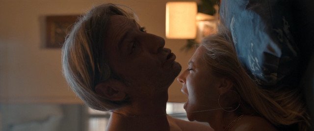 Melanie Olivares sexy, Maria Leon sexy, Aixa Villagran nude, Gisela Arnao nude, Pilar Castro sexy – More the Merrier (Donde caben dos) (2021)