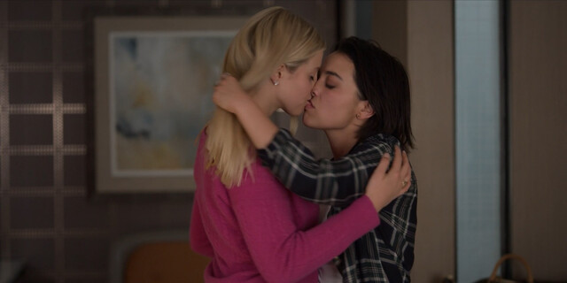 Renee Rapp sexy, Midori Francis sexy, Alyah Chanelle Scott sexy – The Sex Lives of College Girls s01e09-10 (2021)