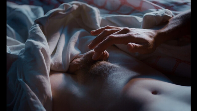 Lea Draeger nude, Dagna Litzenberger-Vinet nude – Das Madchen und die Spinne (2021)