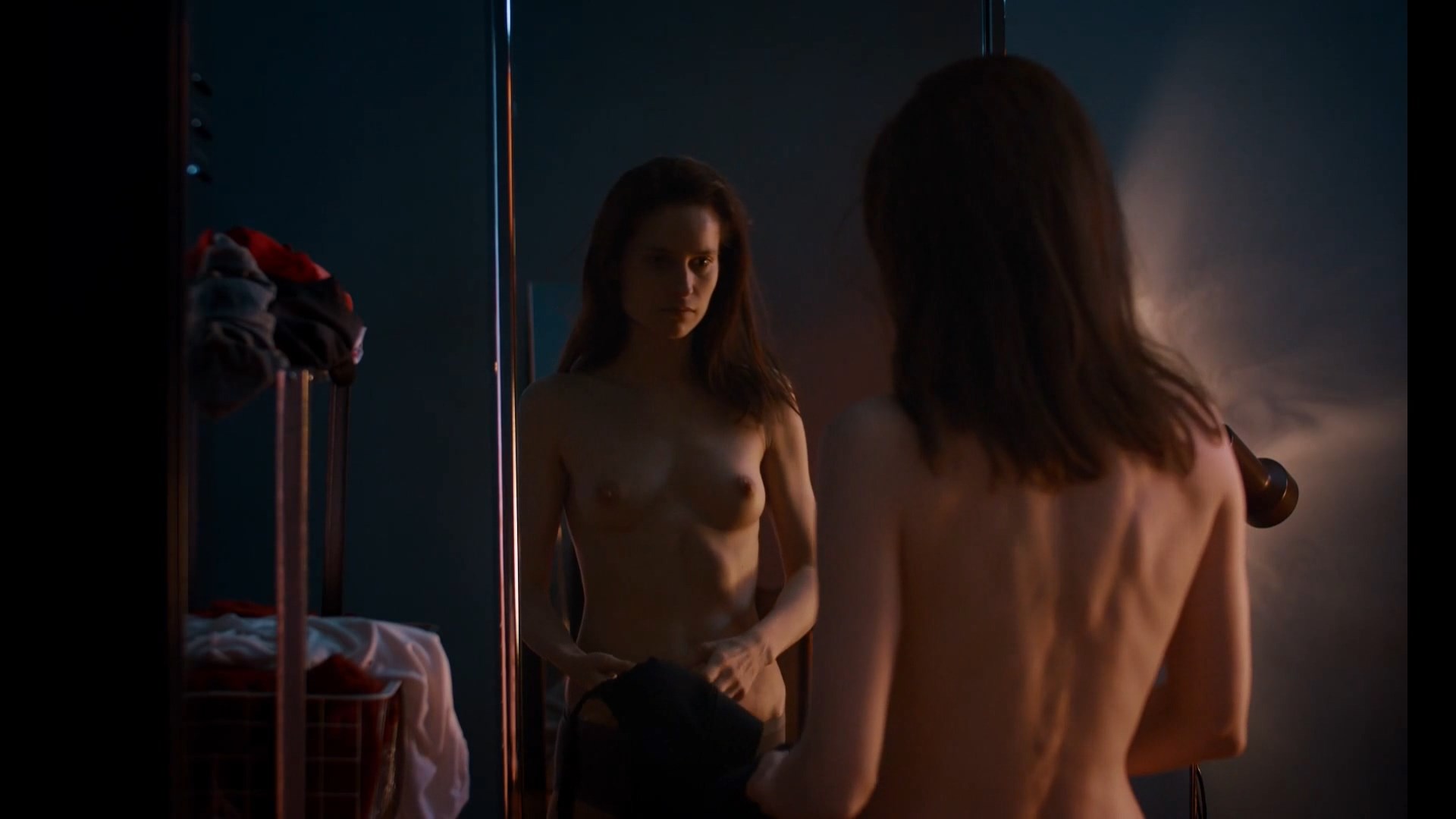 Lea Draeger nude, Dagna Litzenberger-Vinet nude – Das Madchen und die Spinne (2021)