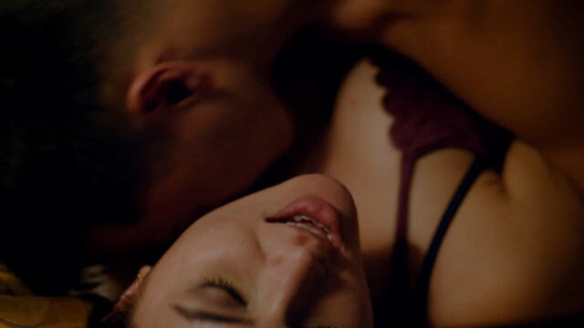 Sarah Patricia Gill sexy, Emma Ribbot sexy – Sitsit (2020)