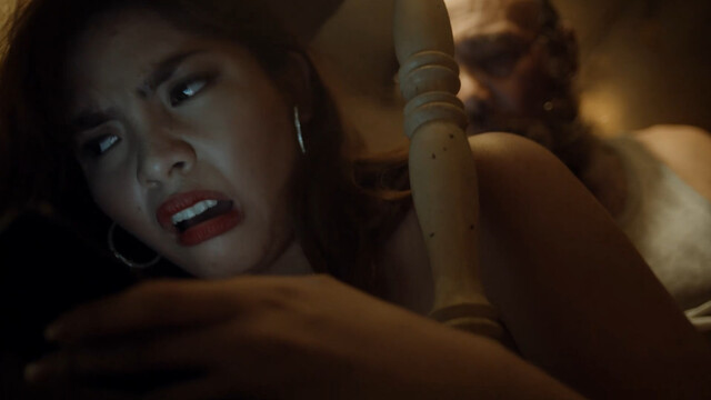 Sarah Patricia Gill sexy, Emma Ribbot sexy – Sitsit (2020)