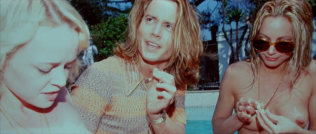 Franka Potente sexy, Monet Mazur sexy, Lola Glaudini sexy, Jennifer Gimenez sexy, Jaime King sexy – Blow (2001)