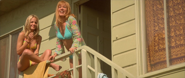 Franka Potente sexy, Monet Mazur sexy, Lola Glaudini sexy, Jennifer Gimenez sexy, Jaime King sexy – Blow (2001)