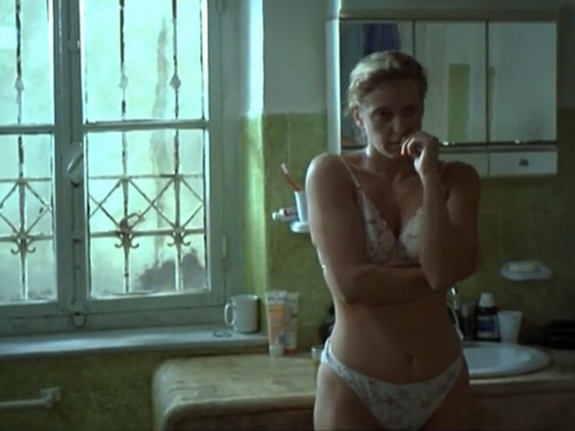 Dafna Rechter nude, Assi Levy nude – Urban Feel - Kesher Ir (1999)