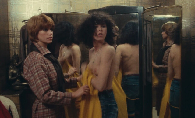 Dayle Haddon nude, Marie-Christine Deshayes nude, Vibeke Knudsen nude, Nicole Seguin nude, Ylva Setterborg nude – Madame Claude (1977)