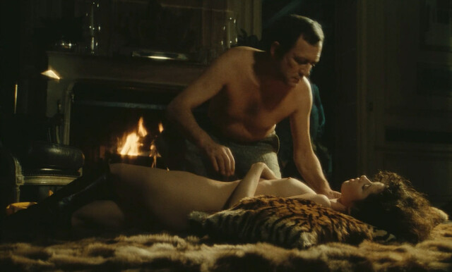 Dayle Haddon nude, Marie-Christine Deshayes nude, Vibeke Knudsen nude, Nicole Seguin nude, Ylva Setterborg nude – Madame Claude (1977)
