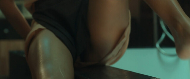 Kylie Verzosa nude, Louise de los Reyes sexy – The Housemaid (2021)