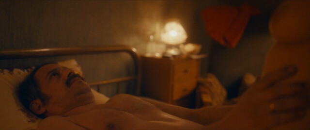 Hanna Plaß nude, Sinje Irslinger sexy – Faking Hitler s01e02 (2021)