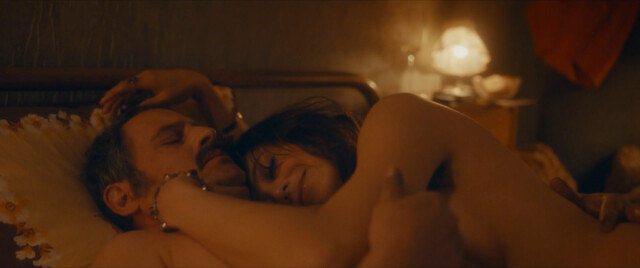 Hanna Plaß nude, Sinje Irslinger sexy – Faking Hitler s01e02 (2021)