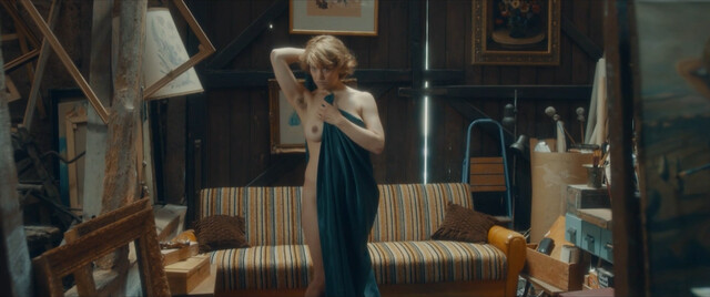 Jeanette Hain nude, Britta Hammelstein nude, Sinje Irslinger nude – Faking Hitler s01e01 (2021)