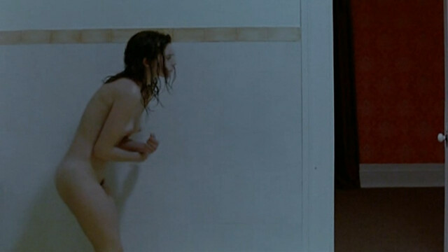 Ana Moreira nude – Transe (Trance) (2006)
