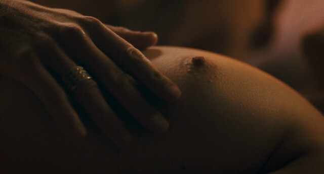 Nina Meurisse nude, Clara Ponsot nude – Complices (2009)