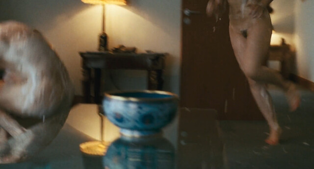 Nina Meurisse nude, Clara Ponsot nude – Complices (2009)