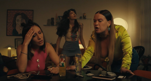 Ana Rujas nude, Sarah Benavente nude, Clara Sans sexy – Cardo s01e04-05 (2021)