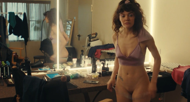 Ana Rujas nude, Sarah Benavente nude, Clara Sans sexy – Cardo s01e04-05 (2021)