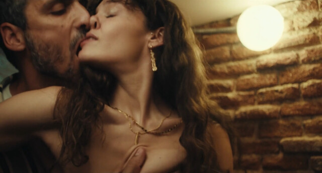 Ana Rujas nude, Clara Sans nude – Cardo s01e01-03 (2021)