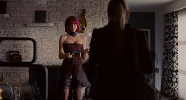 Leelee Sobieski sexy, Tricia Helfer sexy – Walk All Over Me (2007)