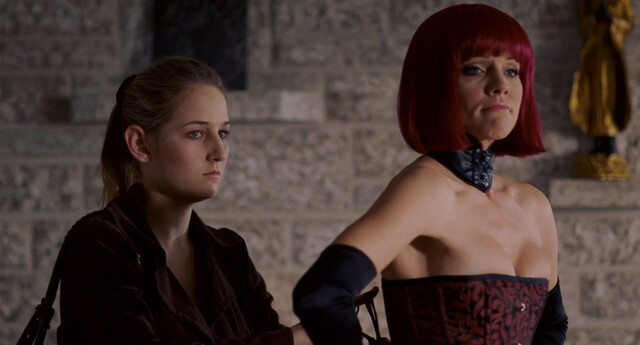 Leelee Sobieski sexy, Tricia Helfer sexy – Walk All Over Me (2007)