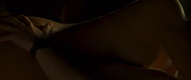 Begona Vargas nude, Catalina Sopelana nude – Las leyes de la frontera (2021)