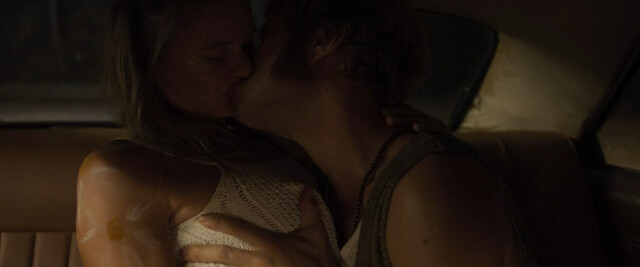 Begona Vargas nude, Catalina Sopelana nude – Las leyes de la frontera (2021)