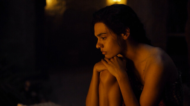 Rosamund Pike sexy, Madeleine Madden sexy – The Wheel of Time s01e01 (2021)