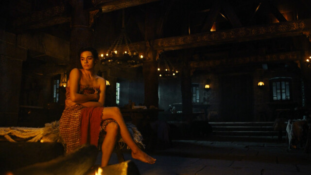 Rosamund Pike sexy, Madeleine Madden sexy – The Wheel of Time s01e01 (2021)