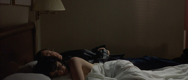 Moira Kelly nude, Vanessa Redgrave sexy – Little Odessa (1994)