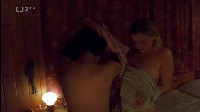 Tereza Brodska nude, Dana Polakova nude – Dvojrole (1999)