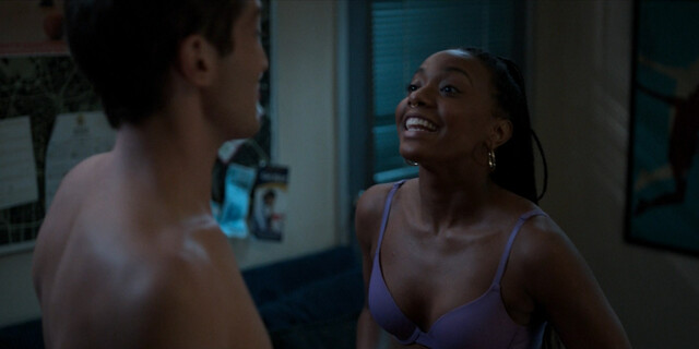 Alyah Chanelle Scott sexy, Pauline Chalamet sexy – The Sex Lives of College Girls s01e01 (2021)