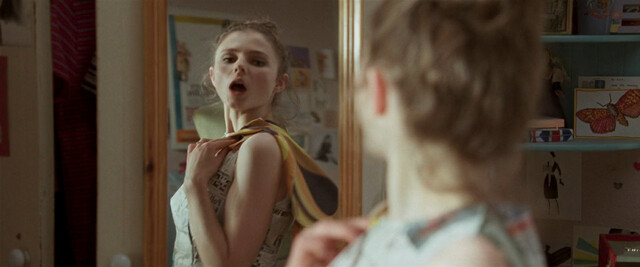 Thomasin McKenzie sexy, Anya Taylor-Joy sexy – Last Night in Soho (2021)